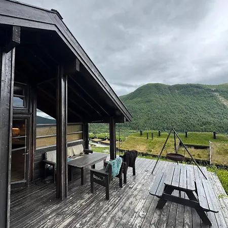 Cozy And Family-friendly Mountain 度假居 *