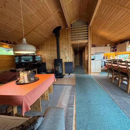 Ferienhaus Cozy And Family-friendly Mountain